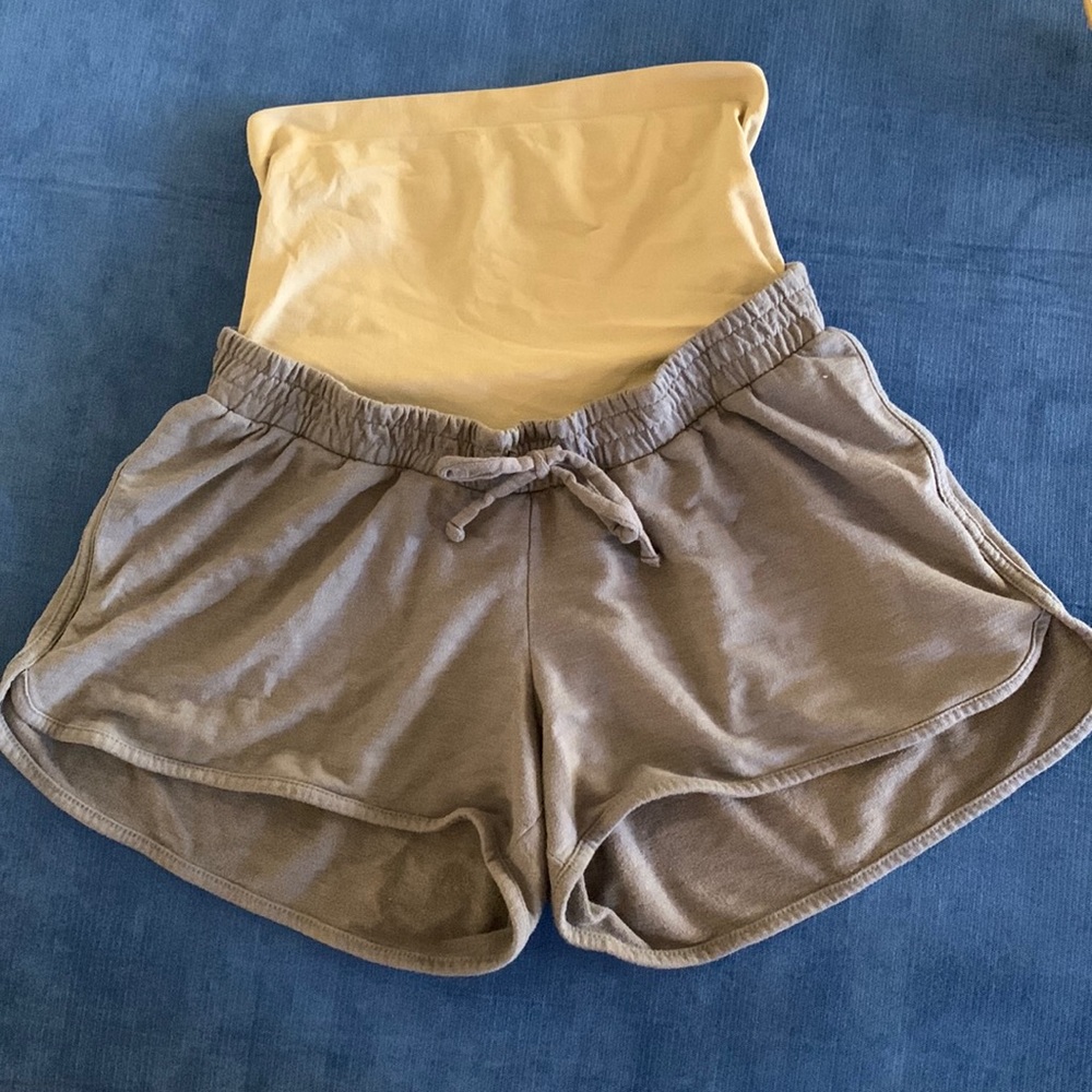 Aglow Women’s grey maternity jersey shorts